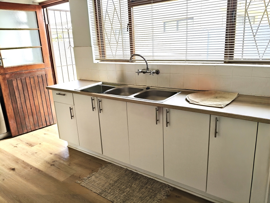 To Let 3 Bedroom Property for Rent in Strandvale Western Cape